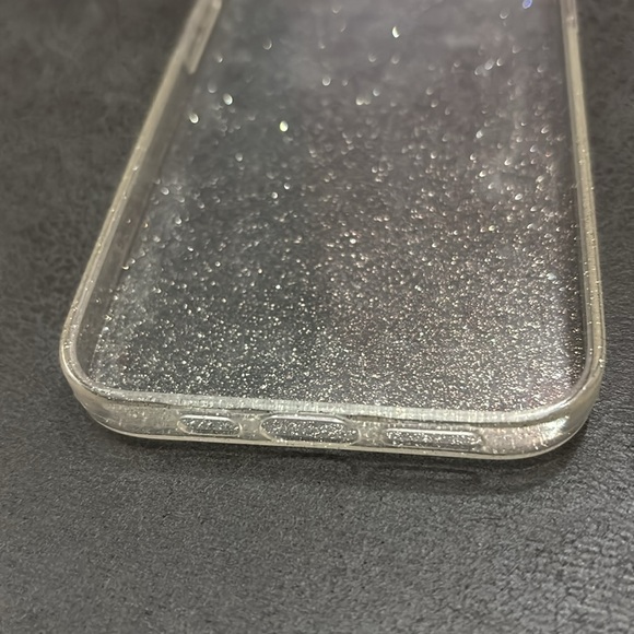 H&M Sparkly iPhone 13 case - Picture 3 of 4